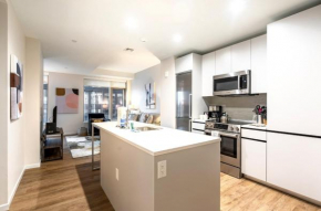 Modern Apt In Seaport - ALX-1103